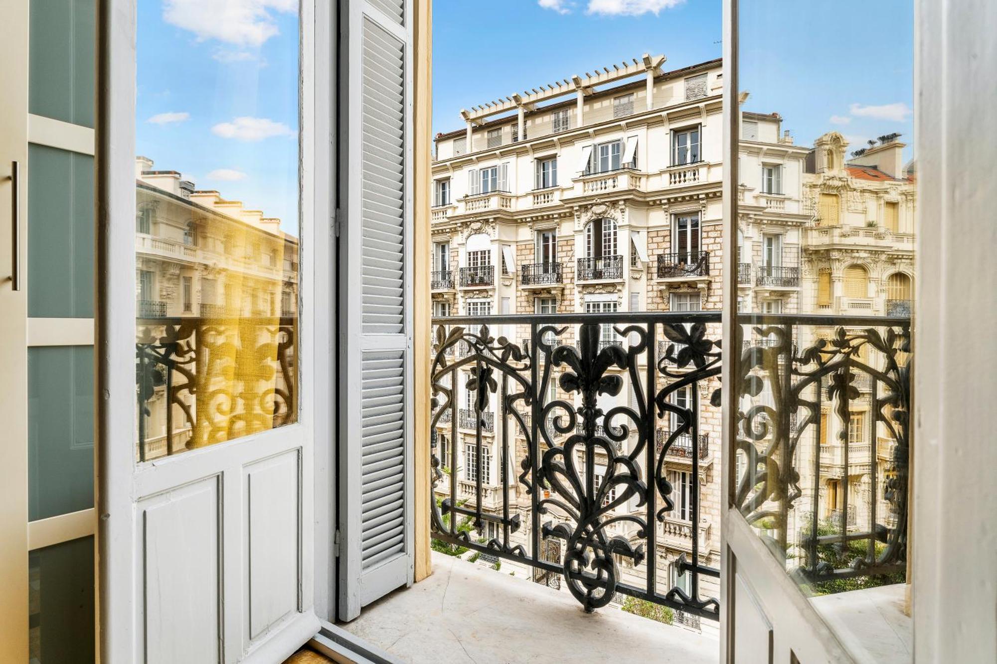 Renting - Foch - Luxury Bourgeois & Design At The Heart Of Appartement