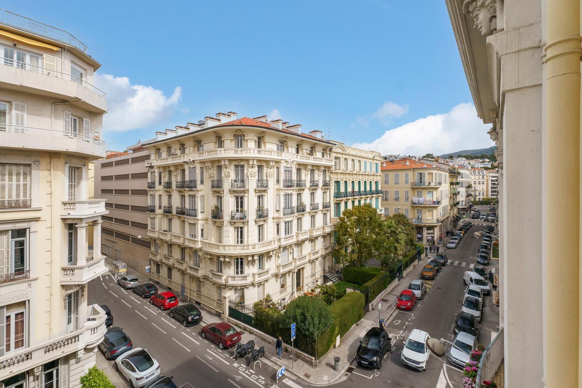 Renting - Foch - Luxury Bourgeois & Design At The Heart Of Appartement